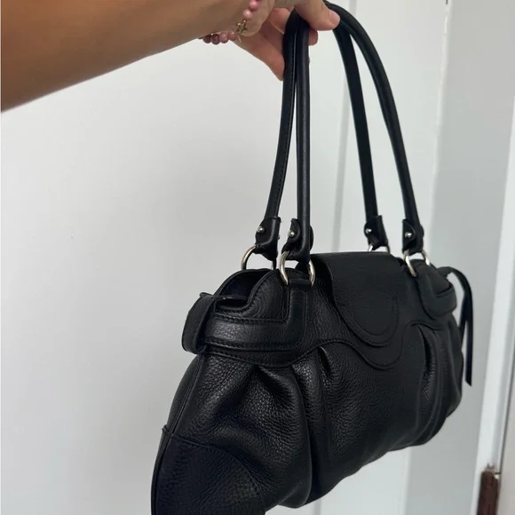 Salvatore Ferragamo Black Leather Shoulder Bag Gancini Hardware Made in Italy - Picture 5 of 13